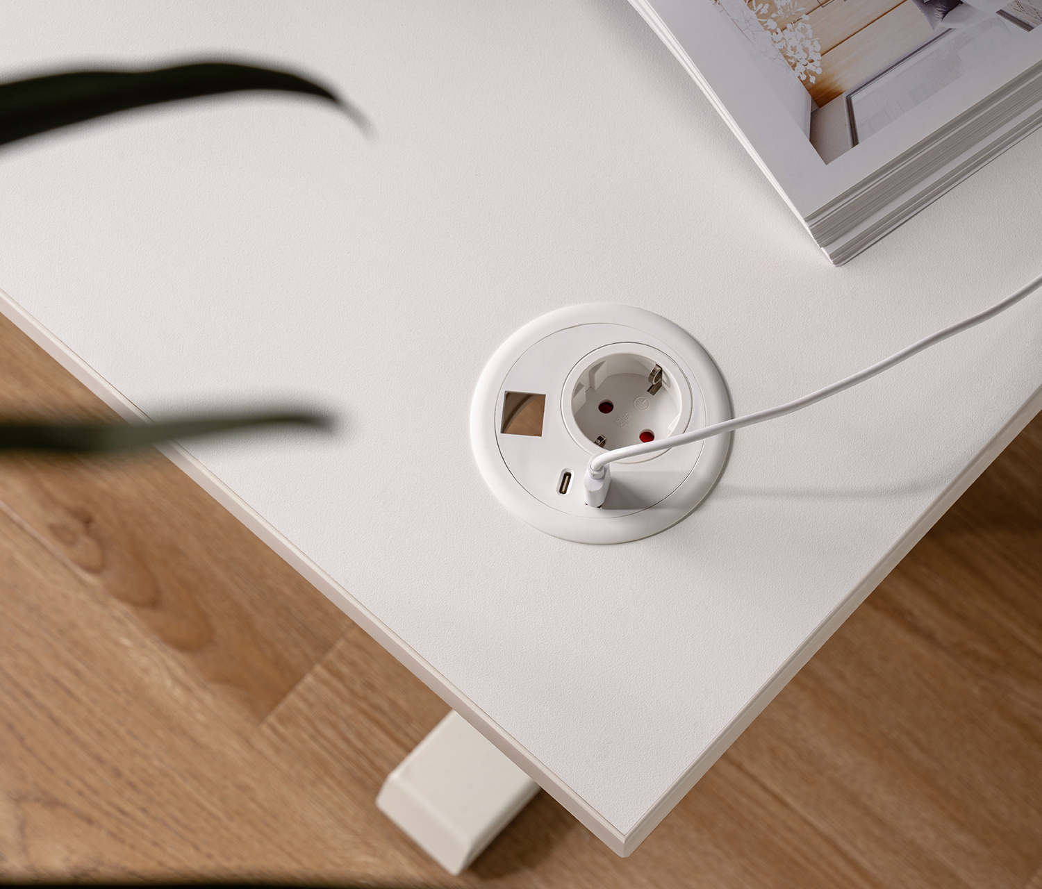 Einlass Steckdose mit 2 fach USB Lader Weiß